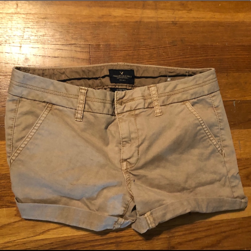 American Eagle size 4 tan shorts